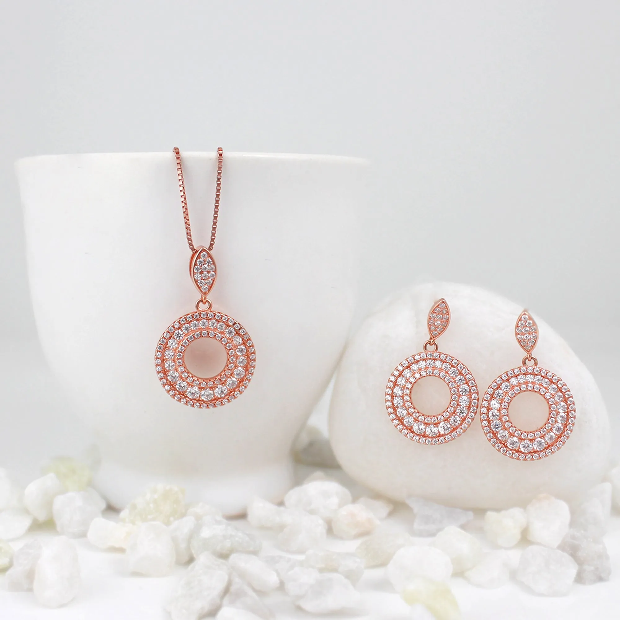 Anushka Sharma Classic Rose Gold Set with Box Chain Giva