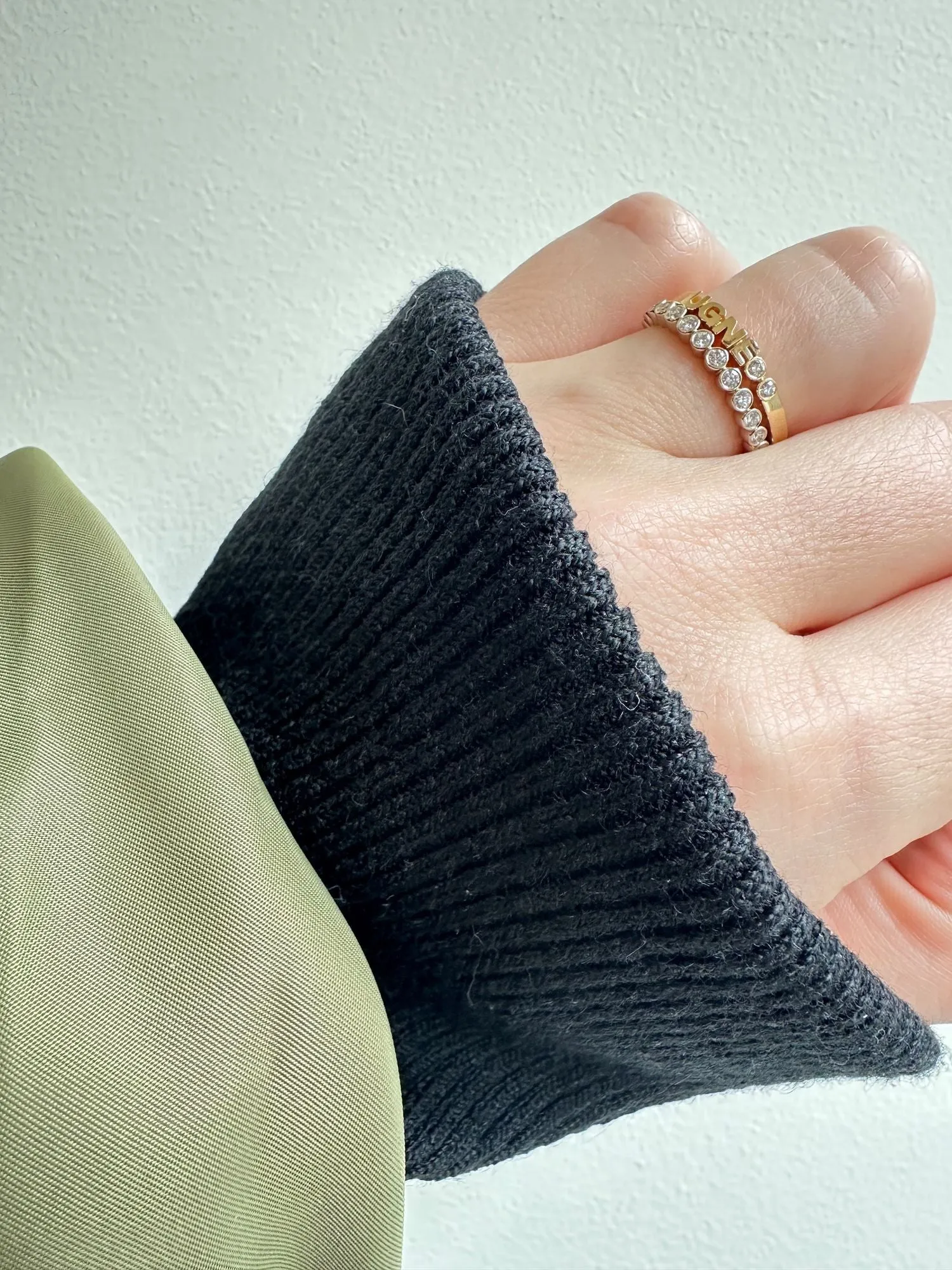 Bespoke 18K Gold, Whitegold or Rosegold Name Ring