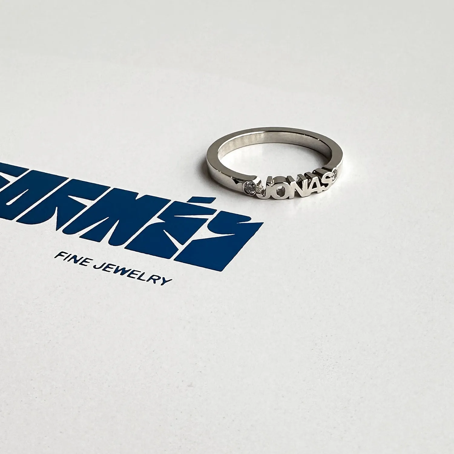 Bespoke 18K Gold, Whitegold or Rosegold Name Ring