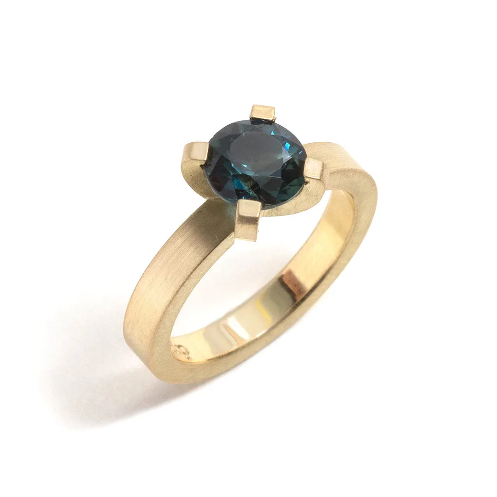 Brilliant Sapphire Solitaire Ring Pieces of Eight