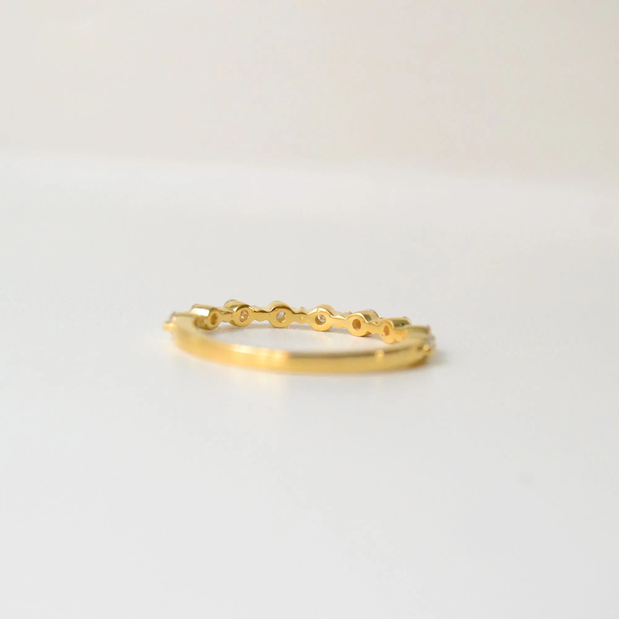 Brita 18K Gold Ring w. Diamonds
