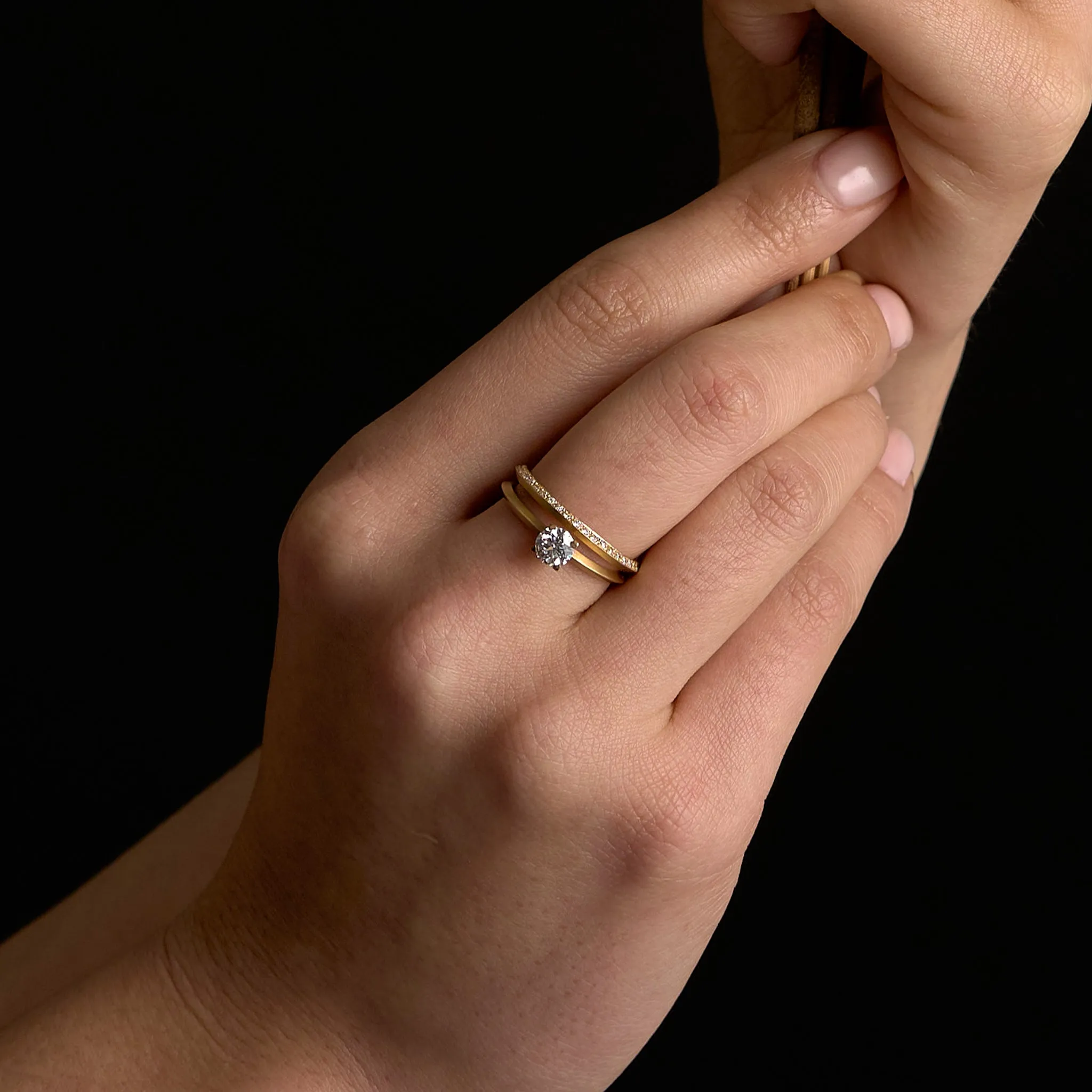 Classic V Love Ritual Champagne Diamond Ring Pieces of Eight