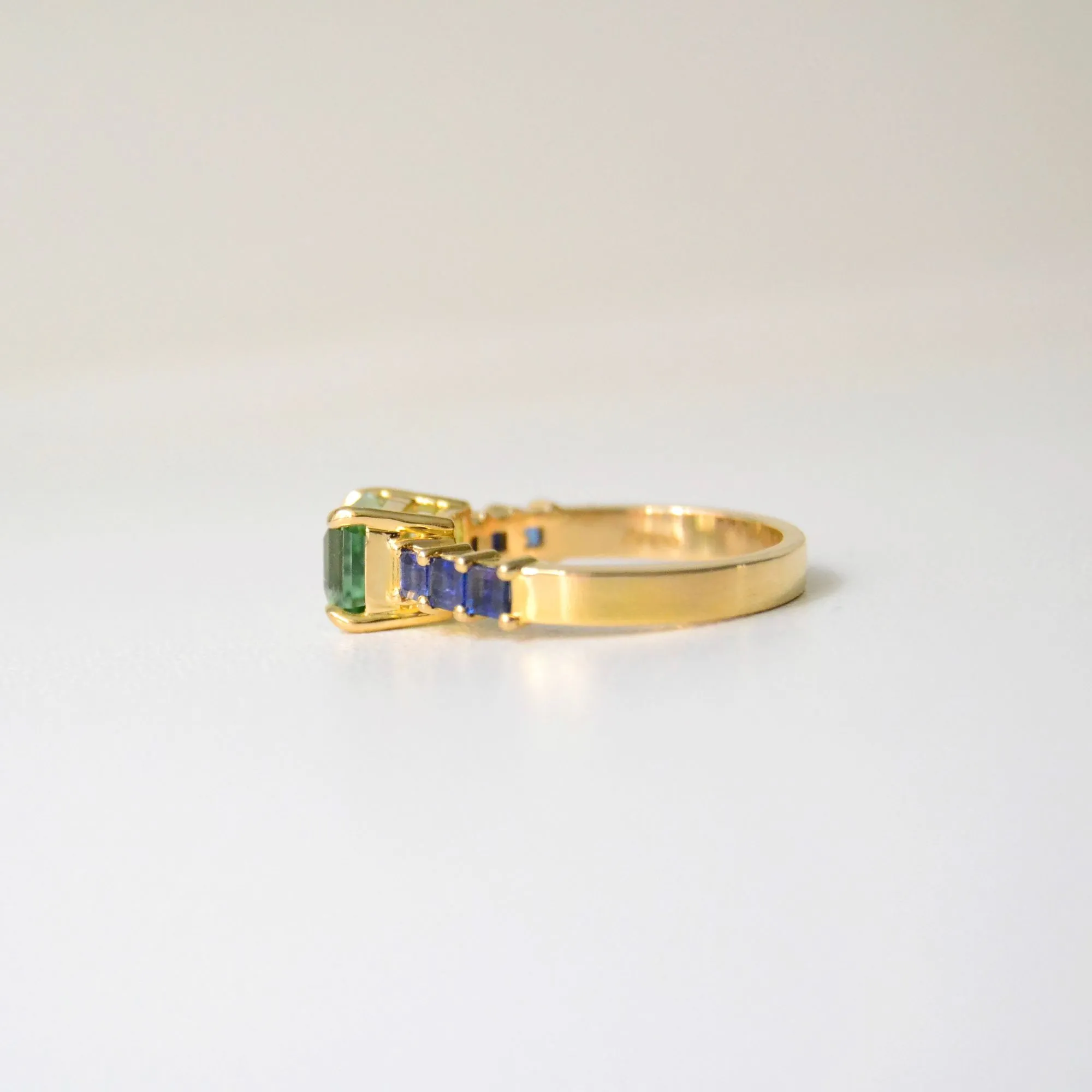 Daraya 18K Gold Ring w. Tourmaline & Sapphires