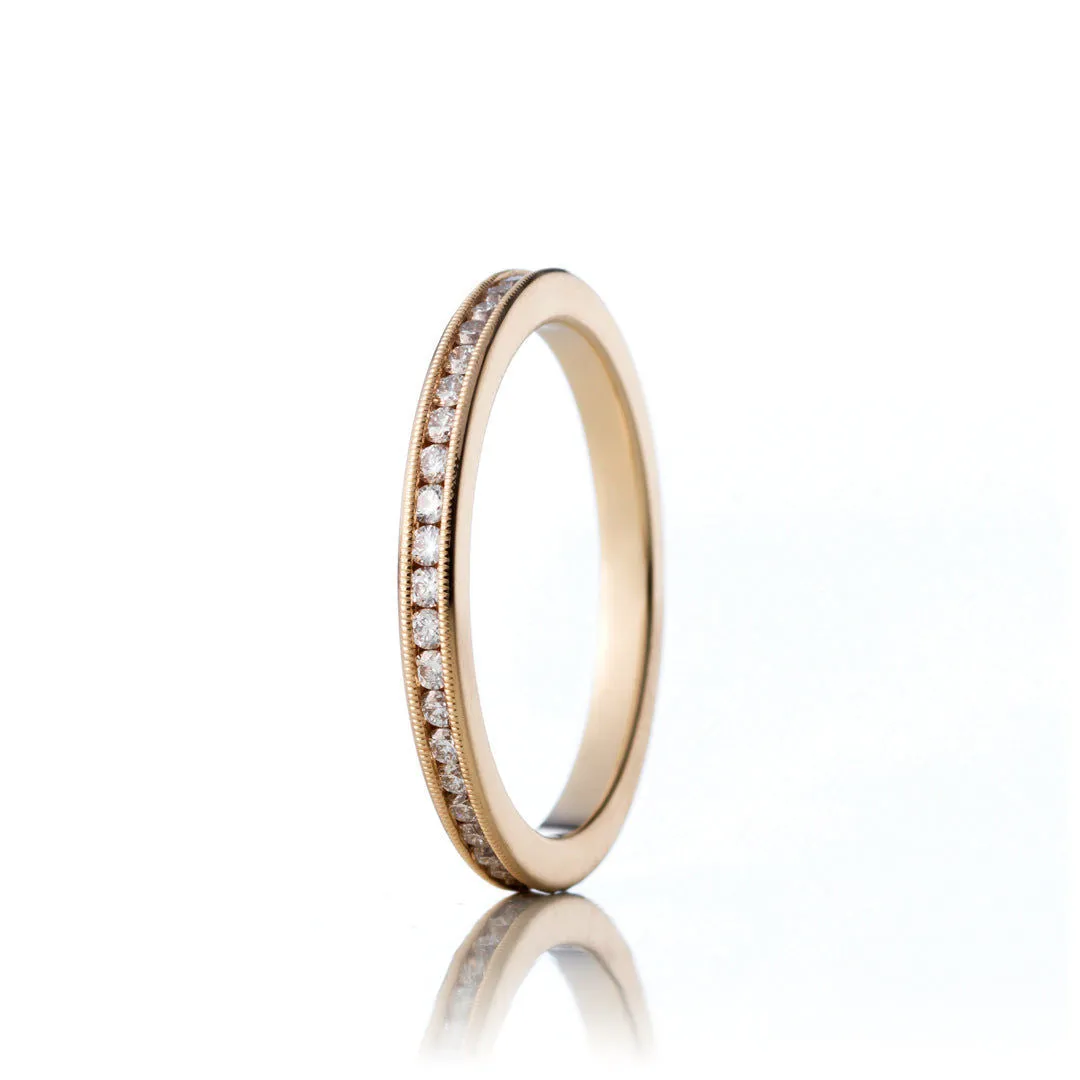 Eternity Narrow 18K Gold, Rosegold or Whitegold Ring w. Diamonds