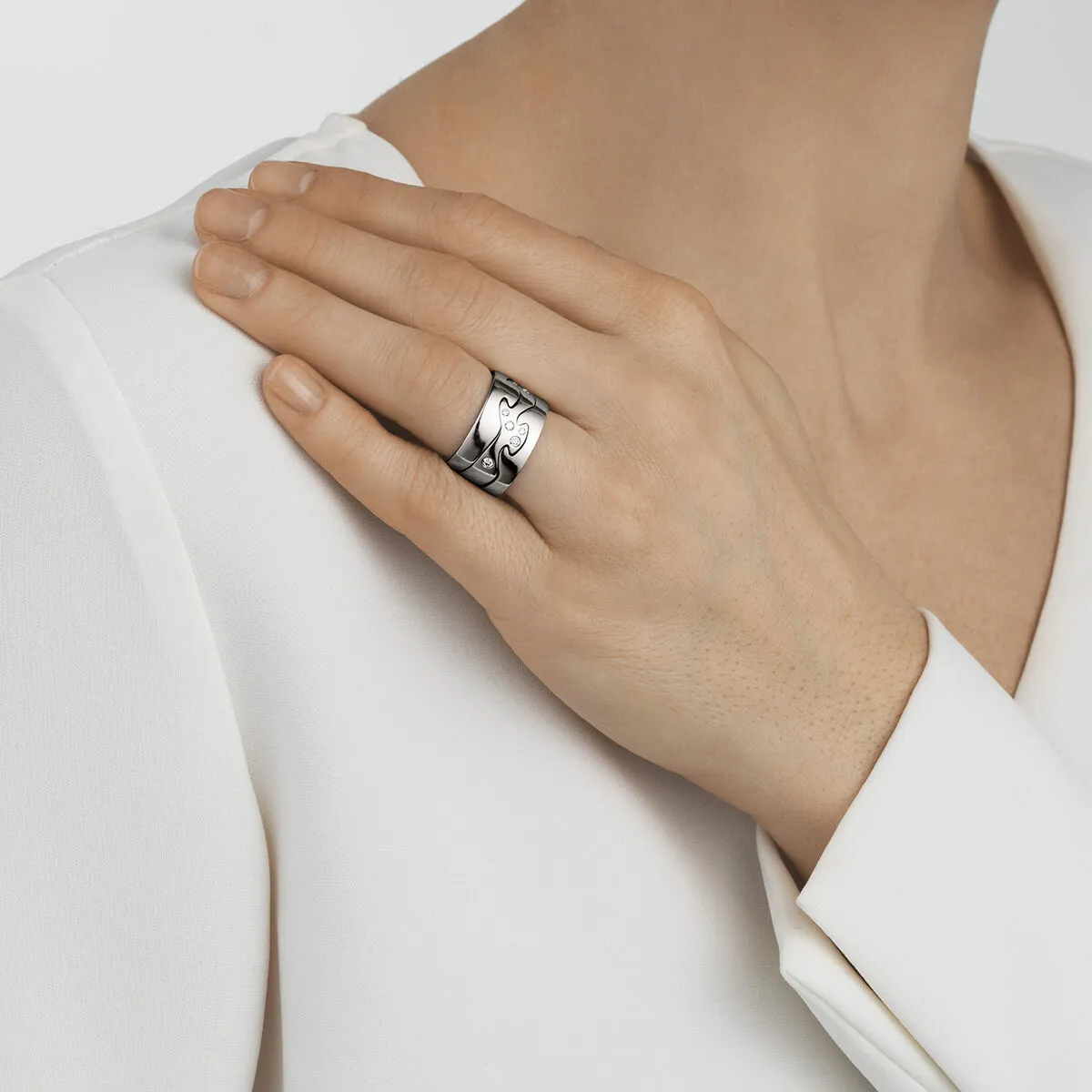 Fusion 18K White Gold End Rings w. Diamonds