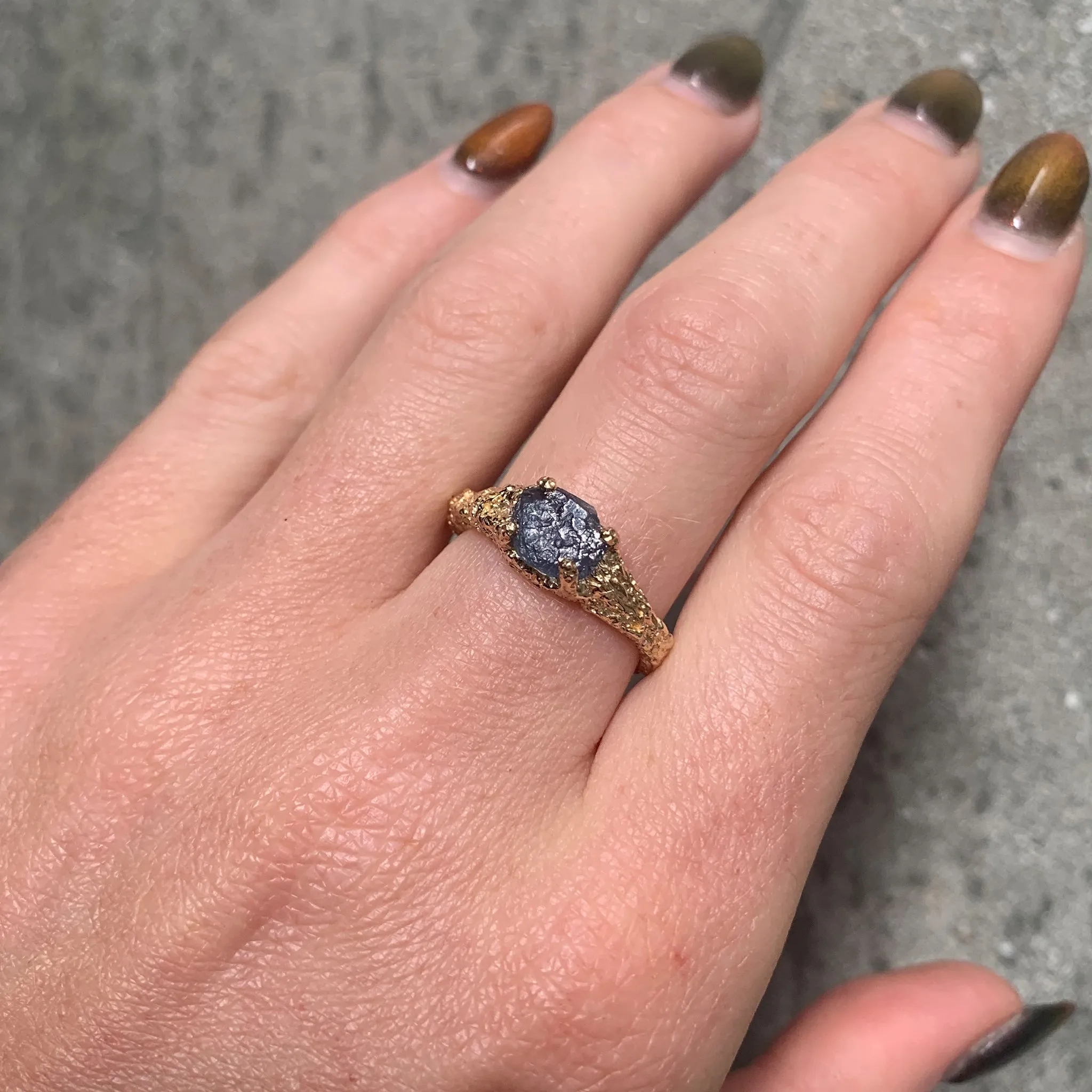 Graceful Inner Islands Uncut Sapphire Ring Pieces of Eight