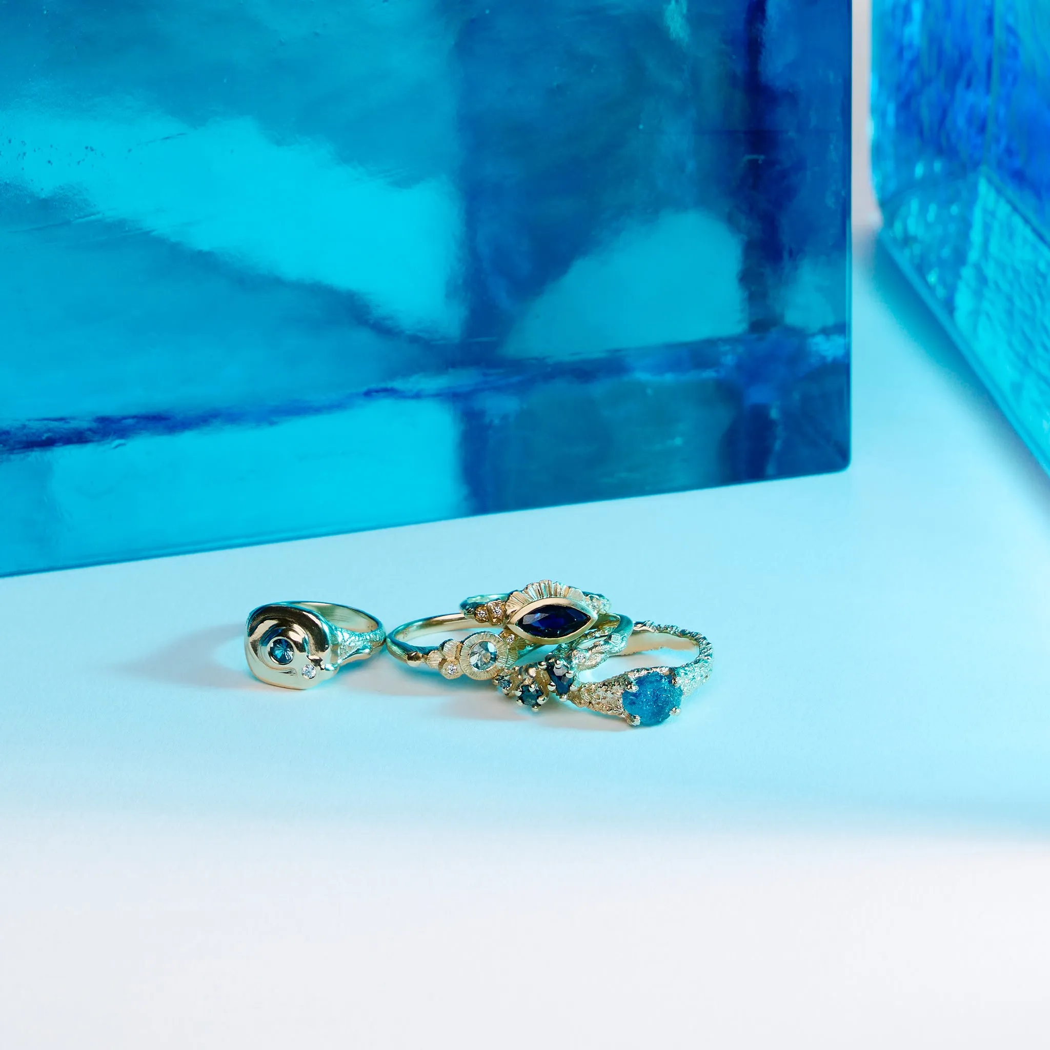 Graceful Inner Islands Uncut Sapphire Ring Pieces of Eight