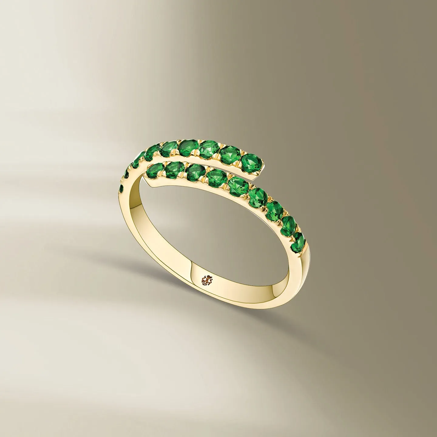 Initha 18K Gold Ring w. Tsavorite