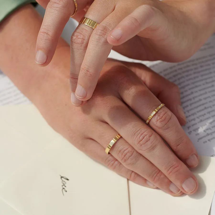 Lovelines Small Wedding 18K Gold Ring