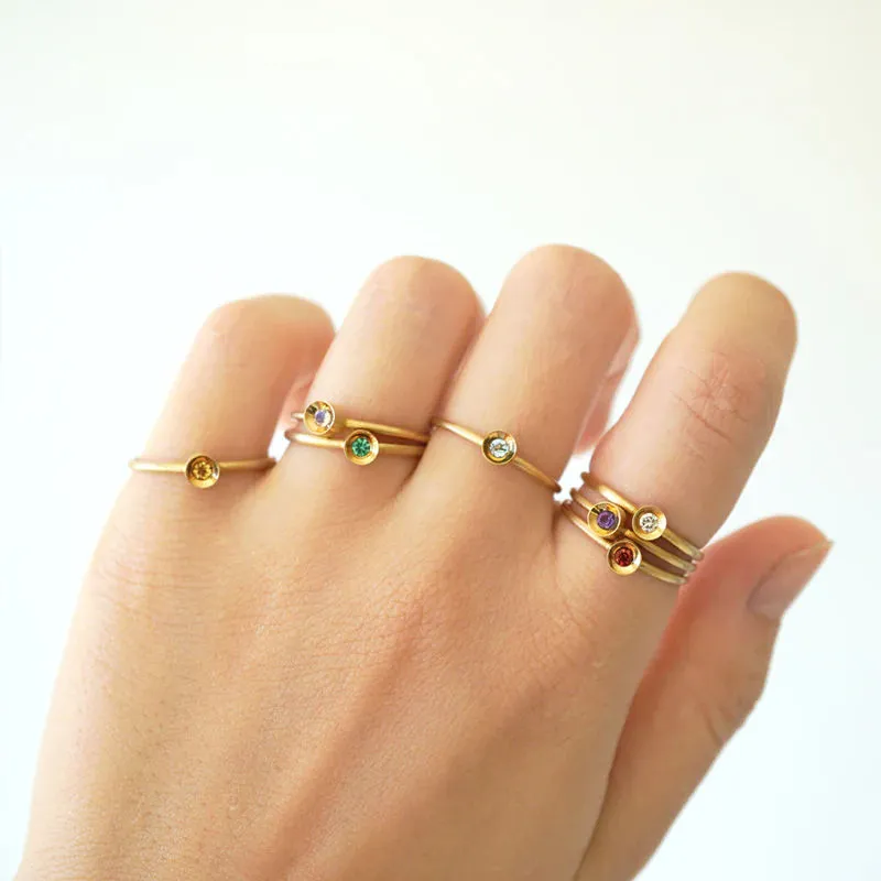 Spot Ring  10K Gold Ring w. Diamond