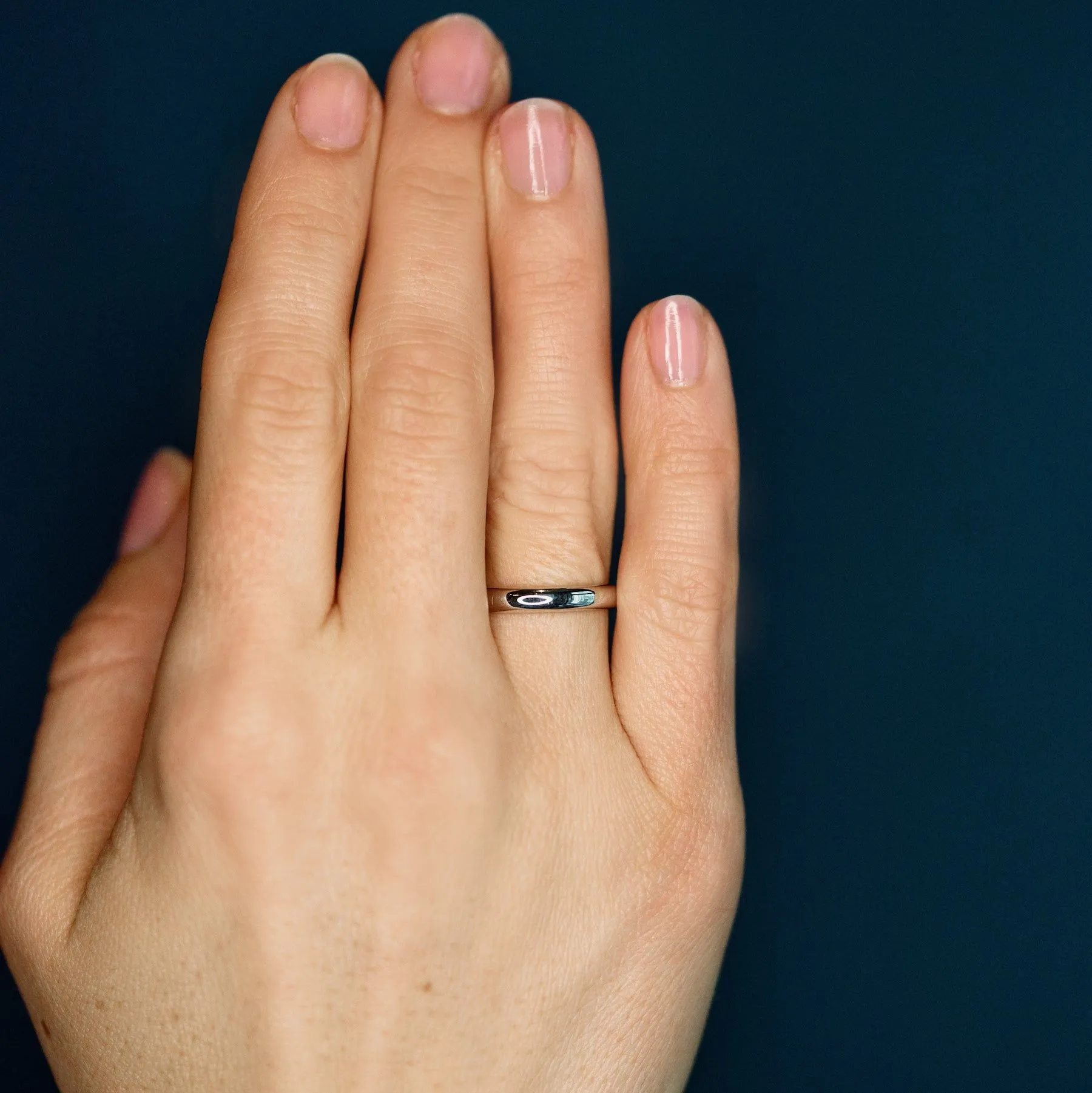 The Pure 2.5 mm 18K Gold, Whitegold or Rosegold Ring