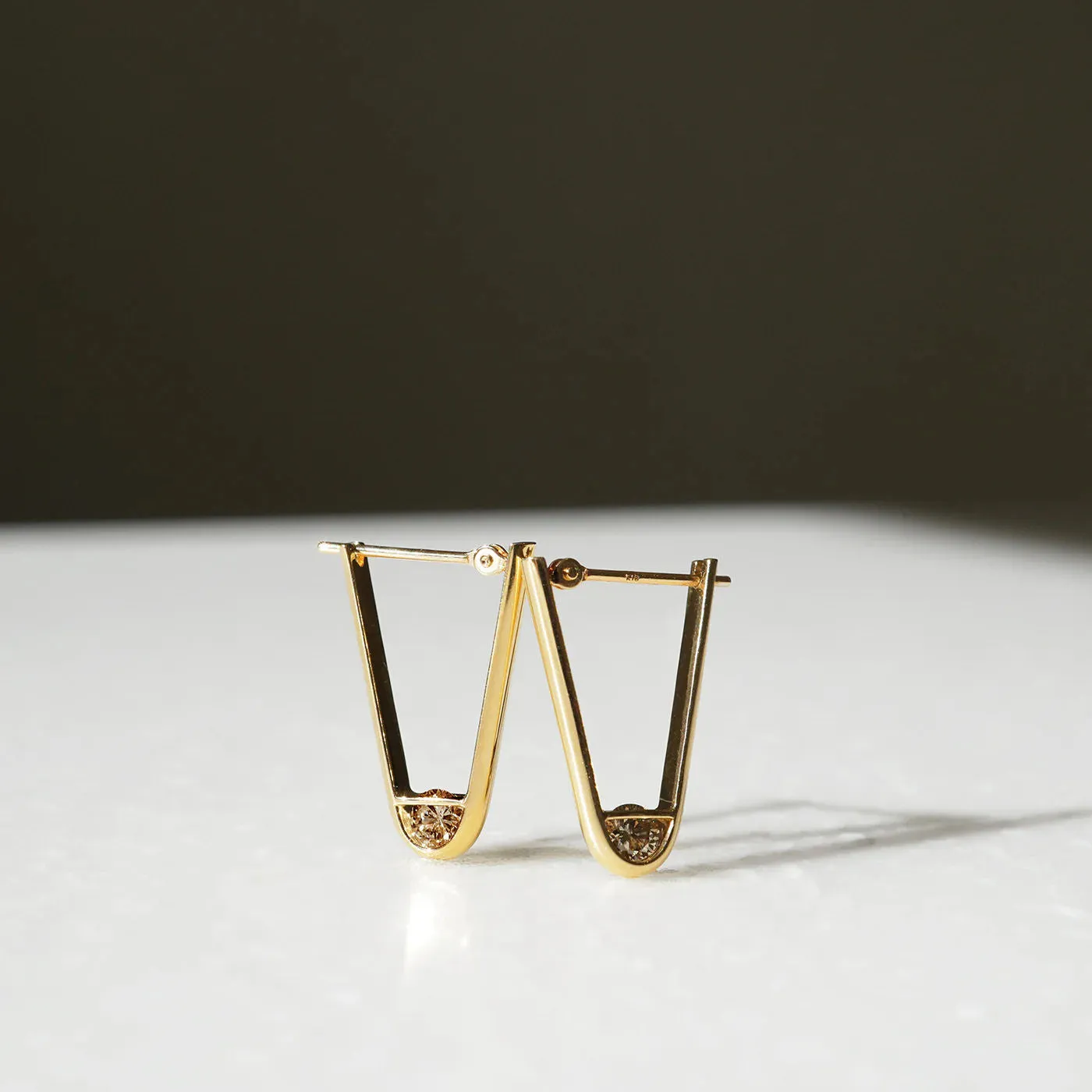 Tip L 18K & 10K Gold Earring w. Diamonds