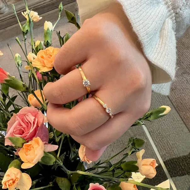 Unity 18K Gold, Rosegold or Whitegold Ring w. Diamonds