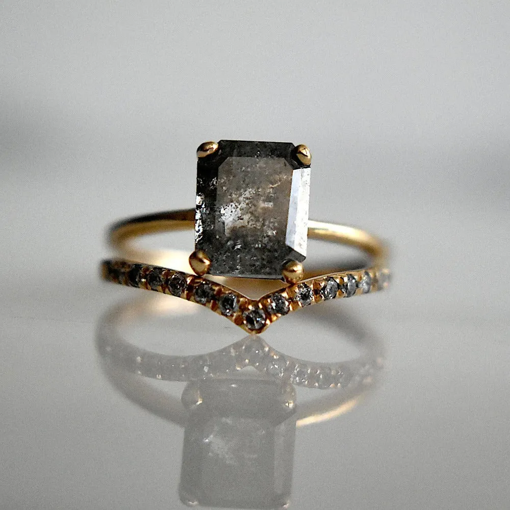 V-Shaped Diamond Chevron Wedding Band
