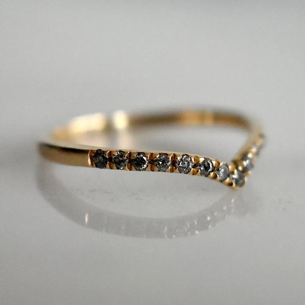 V-Shaped Diamond Chevron Wedding Band
