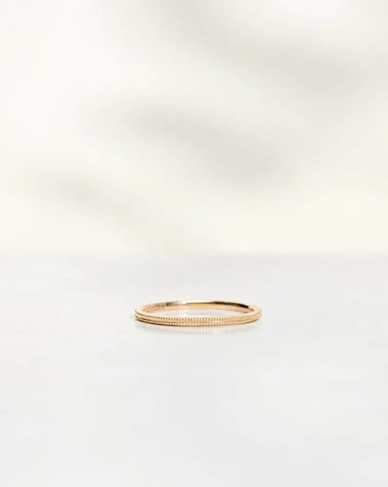 Vintage Style 18K Gold, Whitegold or Rosegold Ring